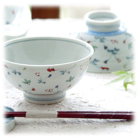 十五代嘉泉窯＝ 日本の伝統工芸、磁器で作るクオリティの高いペット用