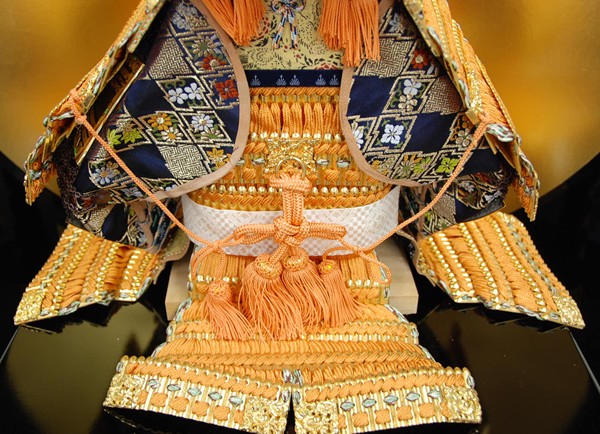 豊泉作 参分の壱（13号） 緋縅 鎧飾｜五月人形・雛人形なら人形の和光