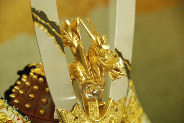 上原玉鳳作 五分の一 本純金彩色 兜飾 ｜五月人形・雛人形なら人形の和光