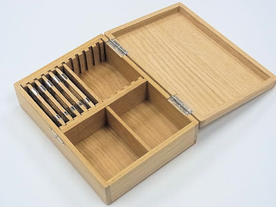 感謝価格！総黒檀材使用 タナゴ用針ケース、栗材使用 仕掛け小物入れ