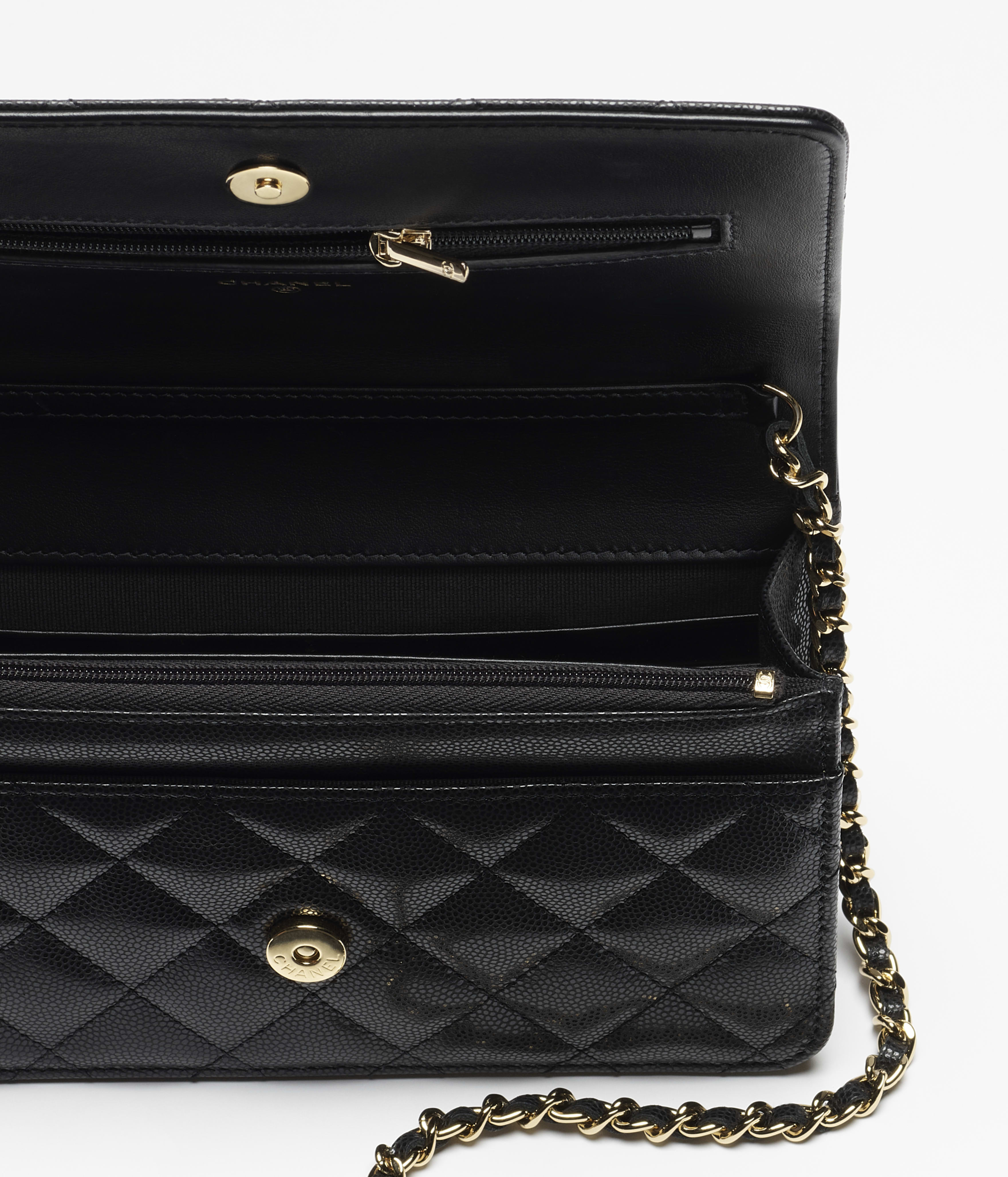 Wallet on chain - Grained shiny calfskin & gold-tone metal, black