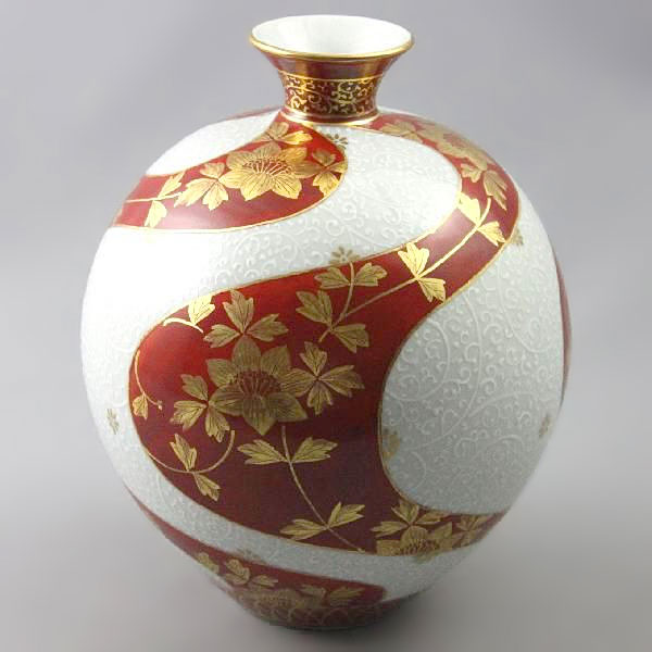 九谷焼 錦山窯 吉田美統 花唐草花瓶 (赤) - CRAFTS DESIGN