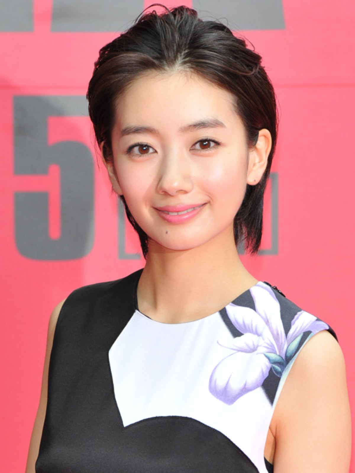 あさが来た』波瑠の起用で「朝ドラ」男性視聴者が増える!? - エンタメ