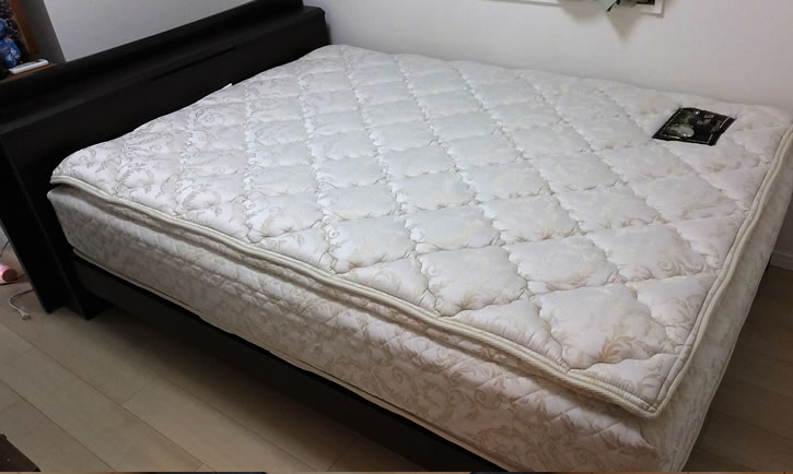 キングスダウン（KINGS DOWN）・レガリア・サークレットのベッド