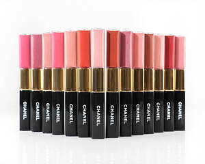 シャネル“最強に落ちにくい”2in1リップ全店発売スタート、透明グロスを
