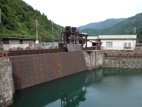 富山市 神通川第一ダム（歩鉄の達人）