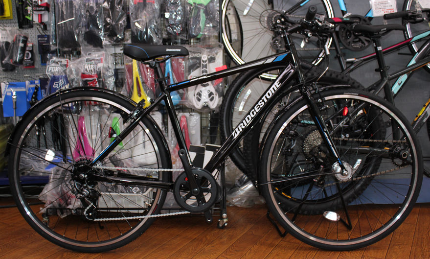 ブリヂストンの通学用クロスバイクTB1のブラックが入荷いたしました。