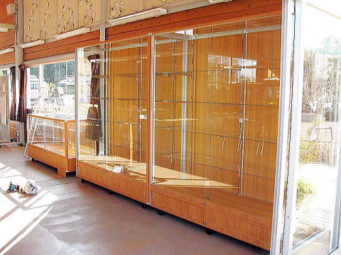 店舗用什器・デラックスショーケース【ショーケース販売の徳山】