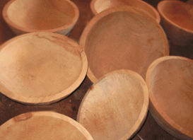 木製こね鉢手彫栃・栓・欅会津漆ぬり木鉢