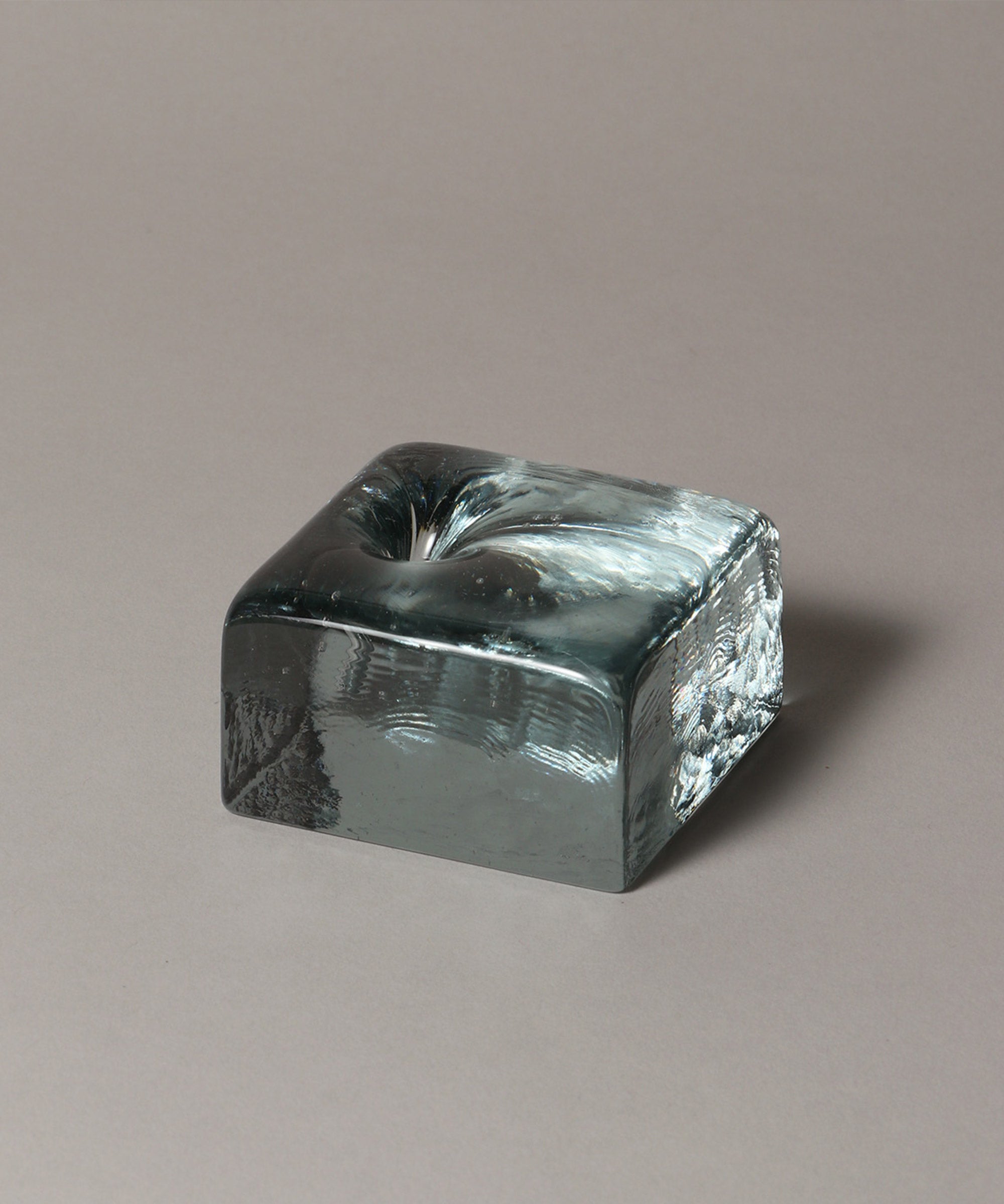 IYÉ/イェ】incense holder reborn square お香立て – BASIC AND ACCENT