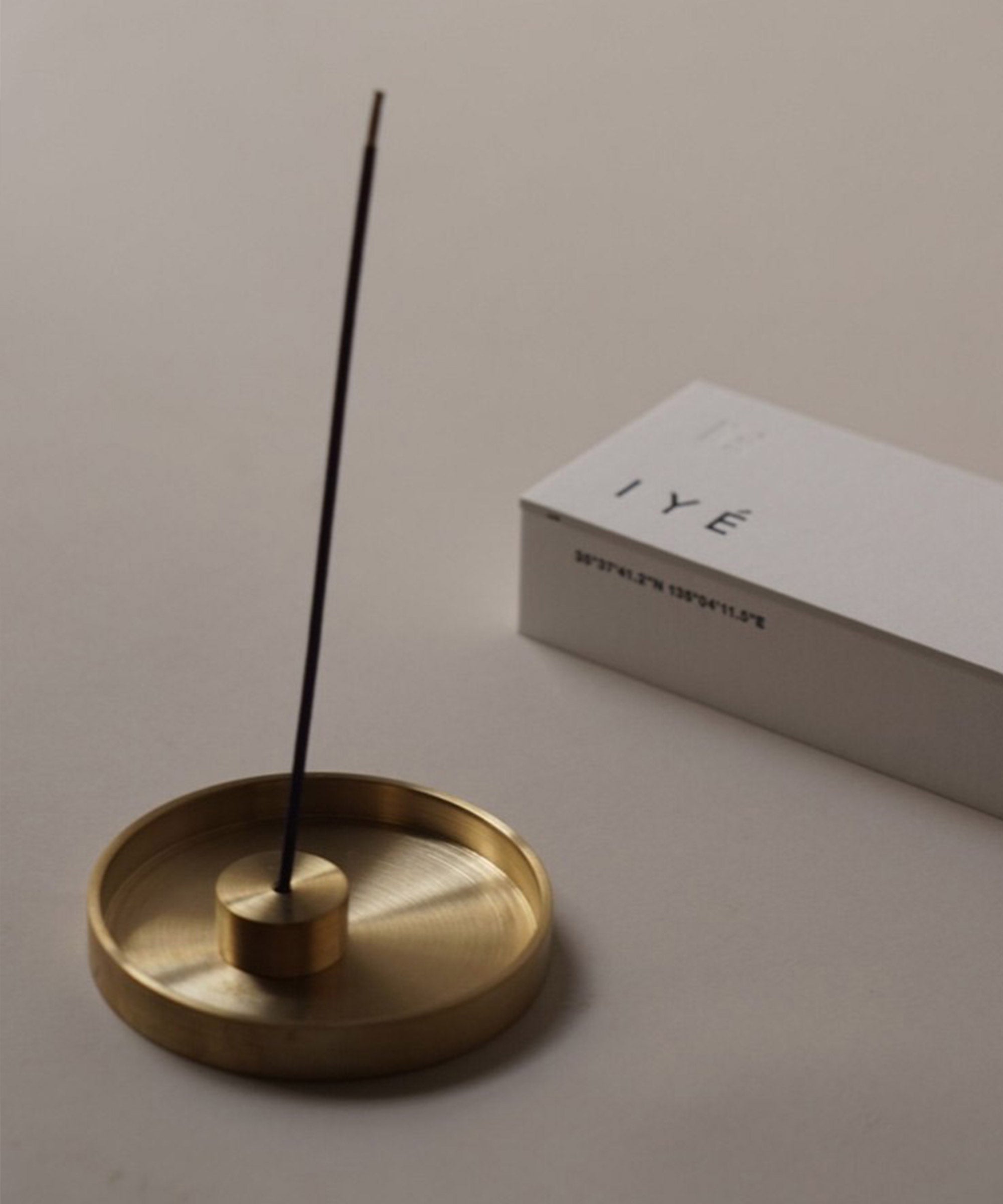 IYÉ/イェ】incense holder TOKI short お香立て – BASIC AND ACCENT