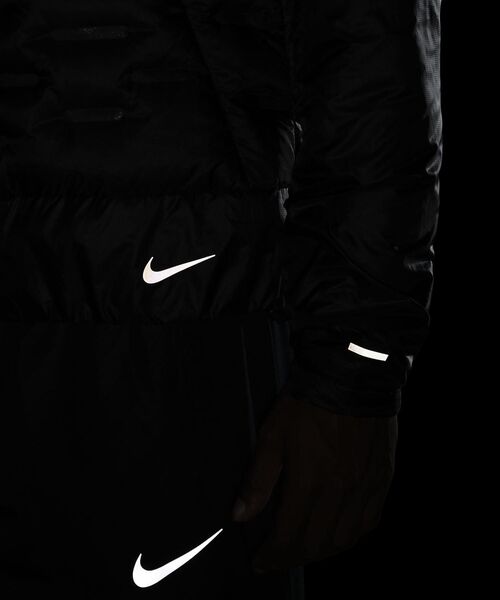 NIKE（ナイキ）の「ナイキ エアロロフト メンズ ランニングジャケット