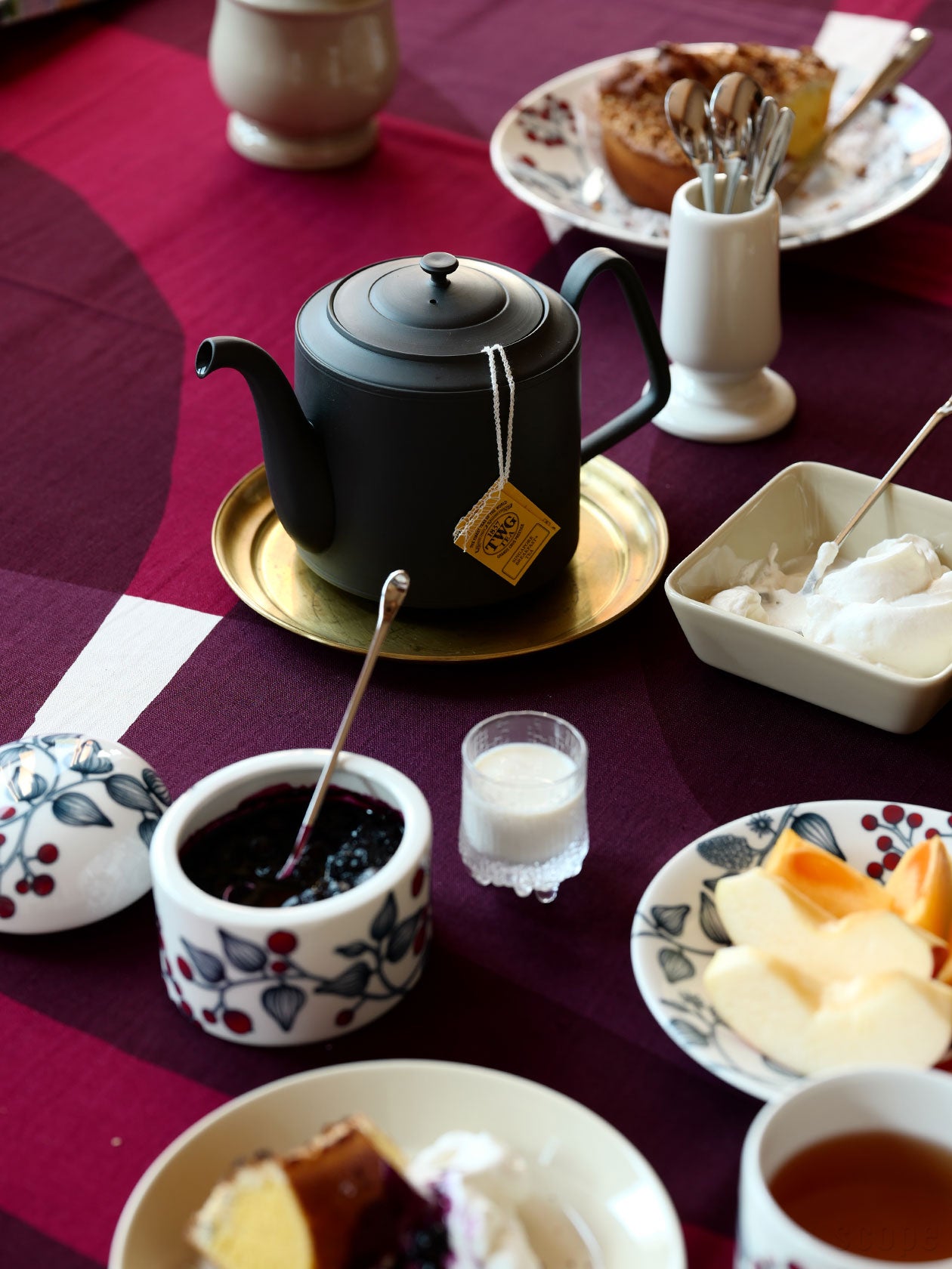 【新品】SCOPE Slowpe Slice ワイン 190cm テーブルクロス 予約〉Slowpe Slice ワイン | scope