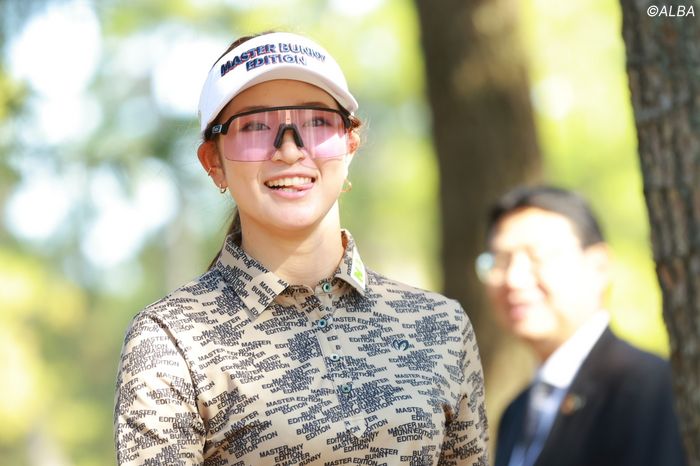 え？ かっこいいやん！！」 原英莉花が新しいロゴのサンバイザーを披露