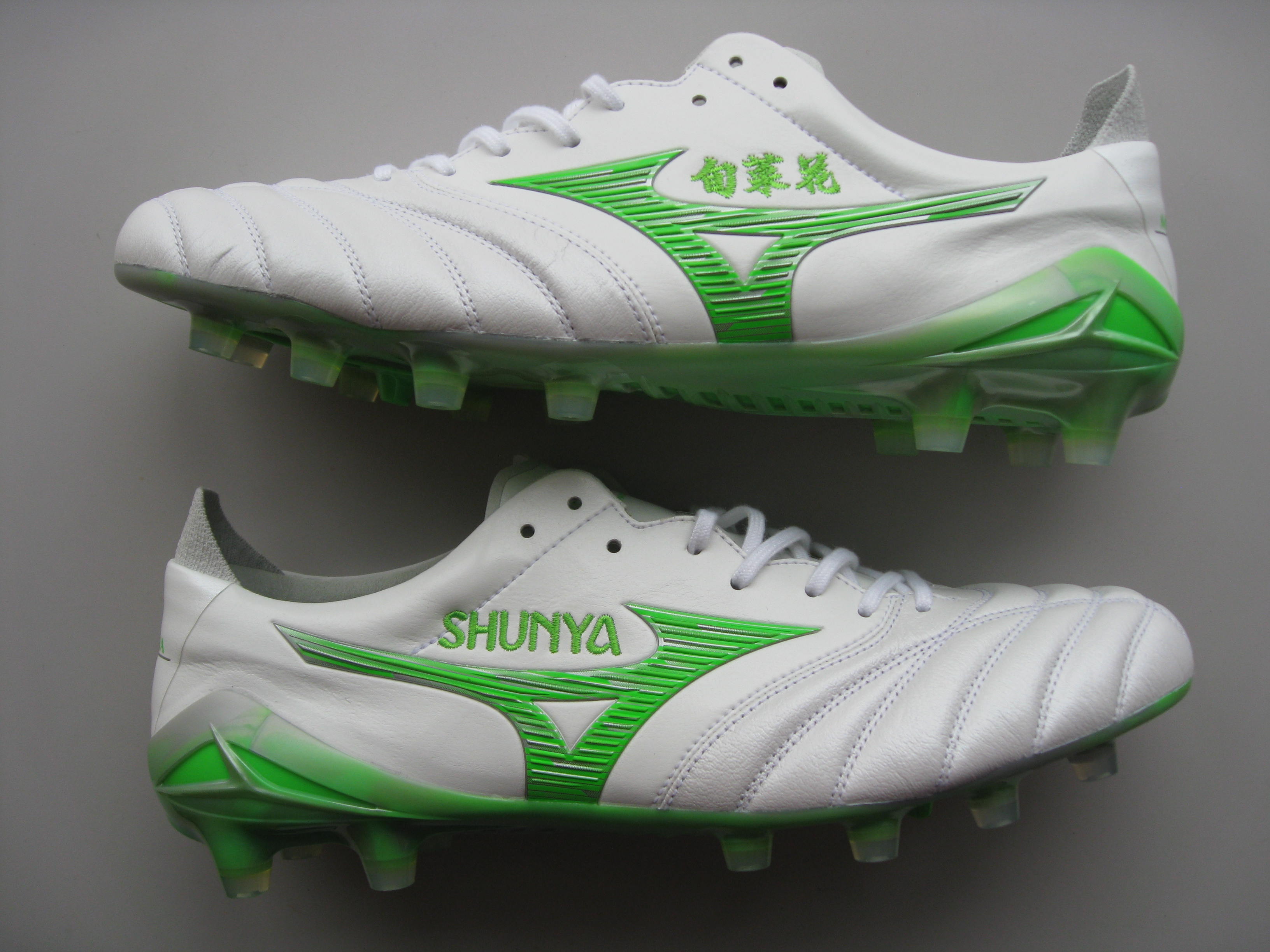 サッカースパイク刺繍|フットサルシューズ刺繍|ランニングシューズ