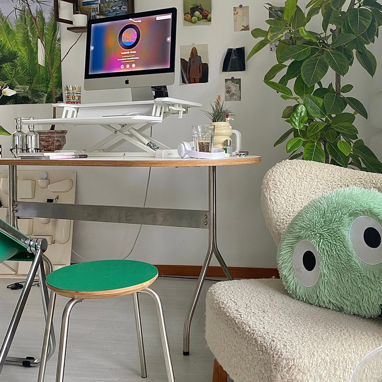 C46 Retro circle stool