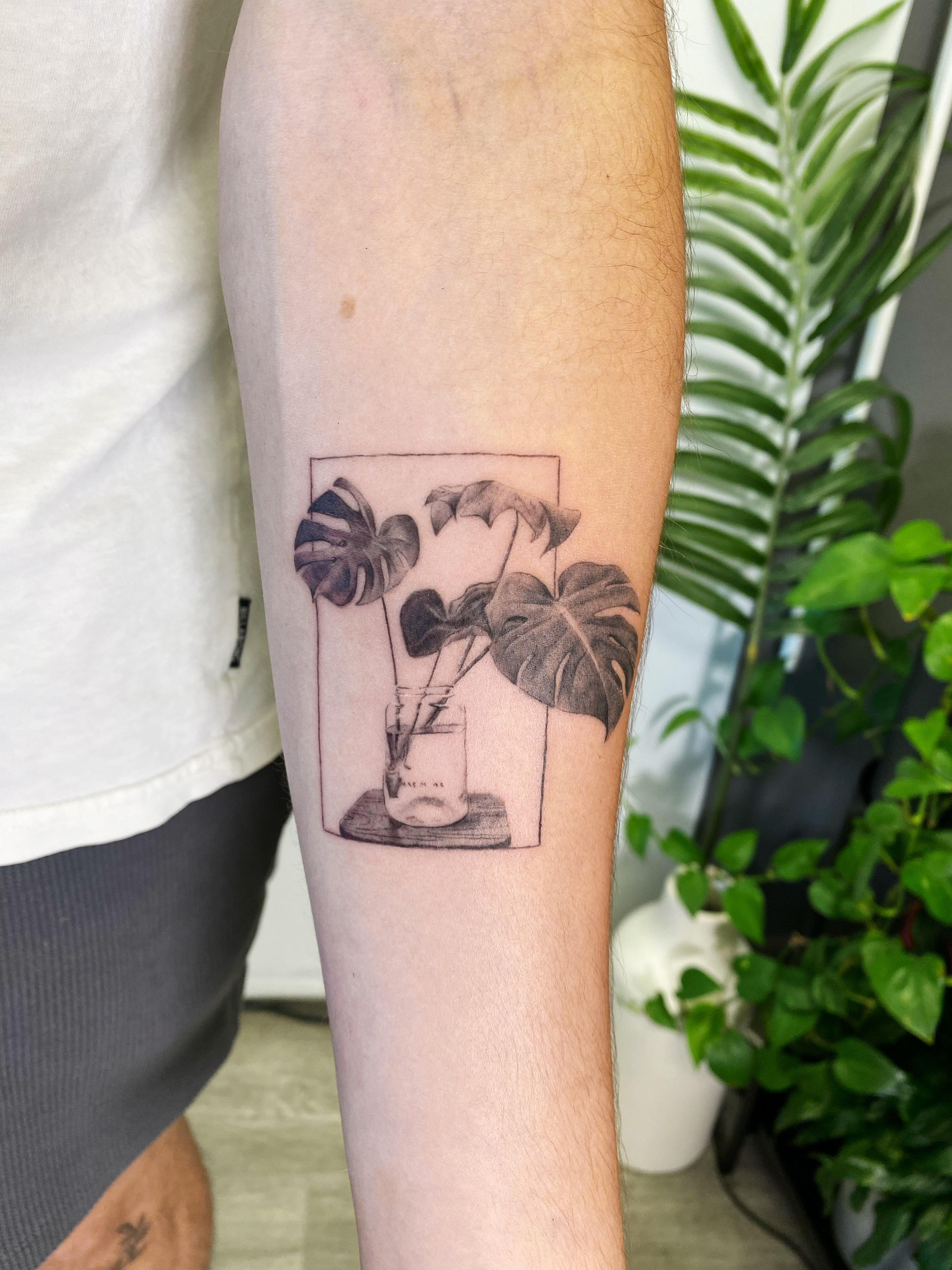 モンステラのタトゥー、俺が彫ったんだぜ！ : r/Monstera