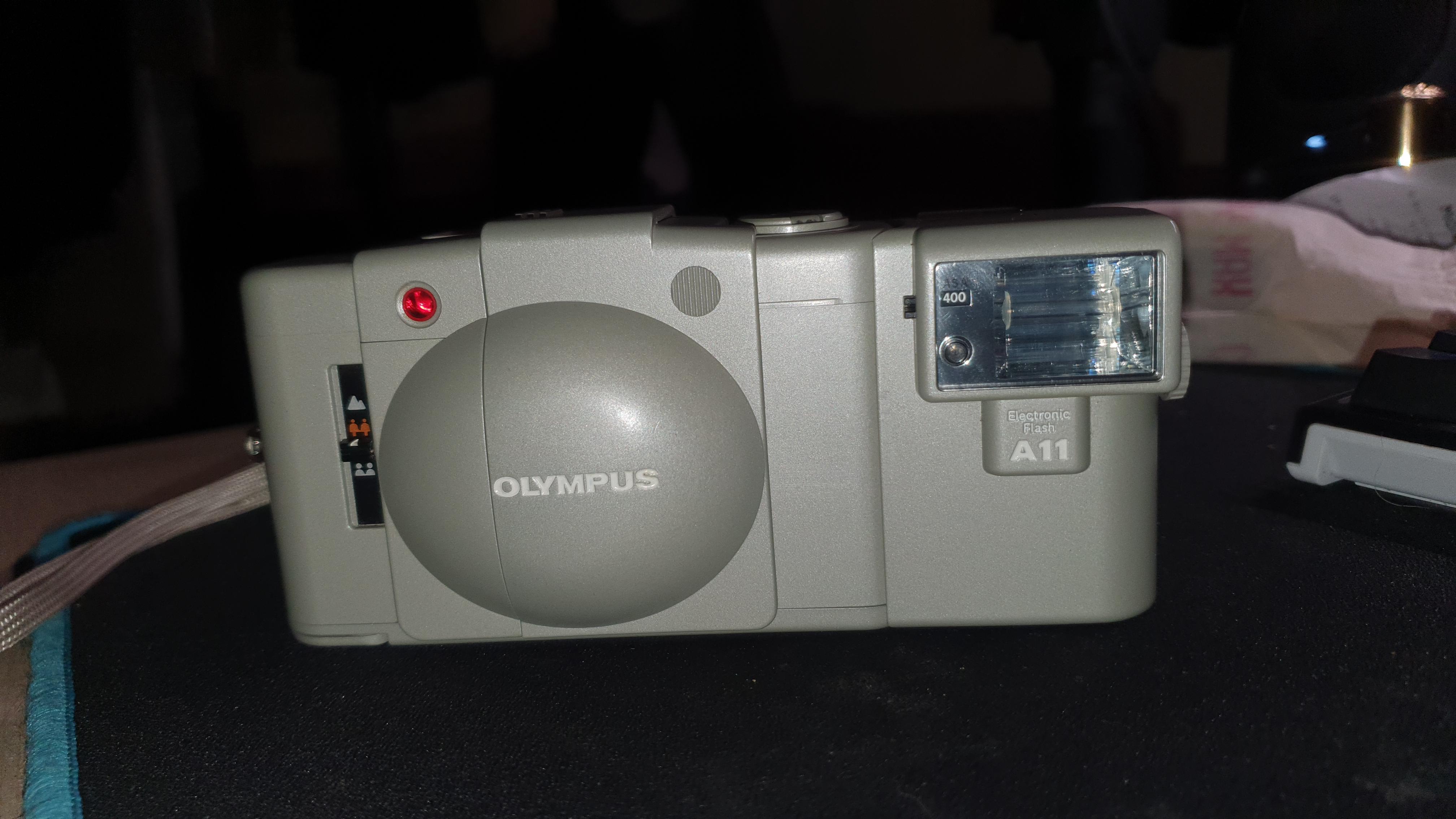 初めてのフィルムカメラ！Olympus XA-2 : r/AnalogCommunity