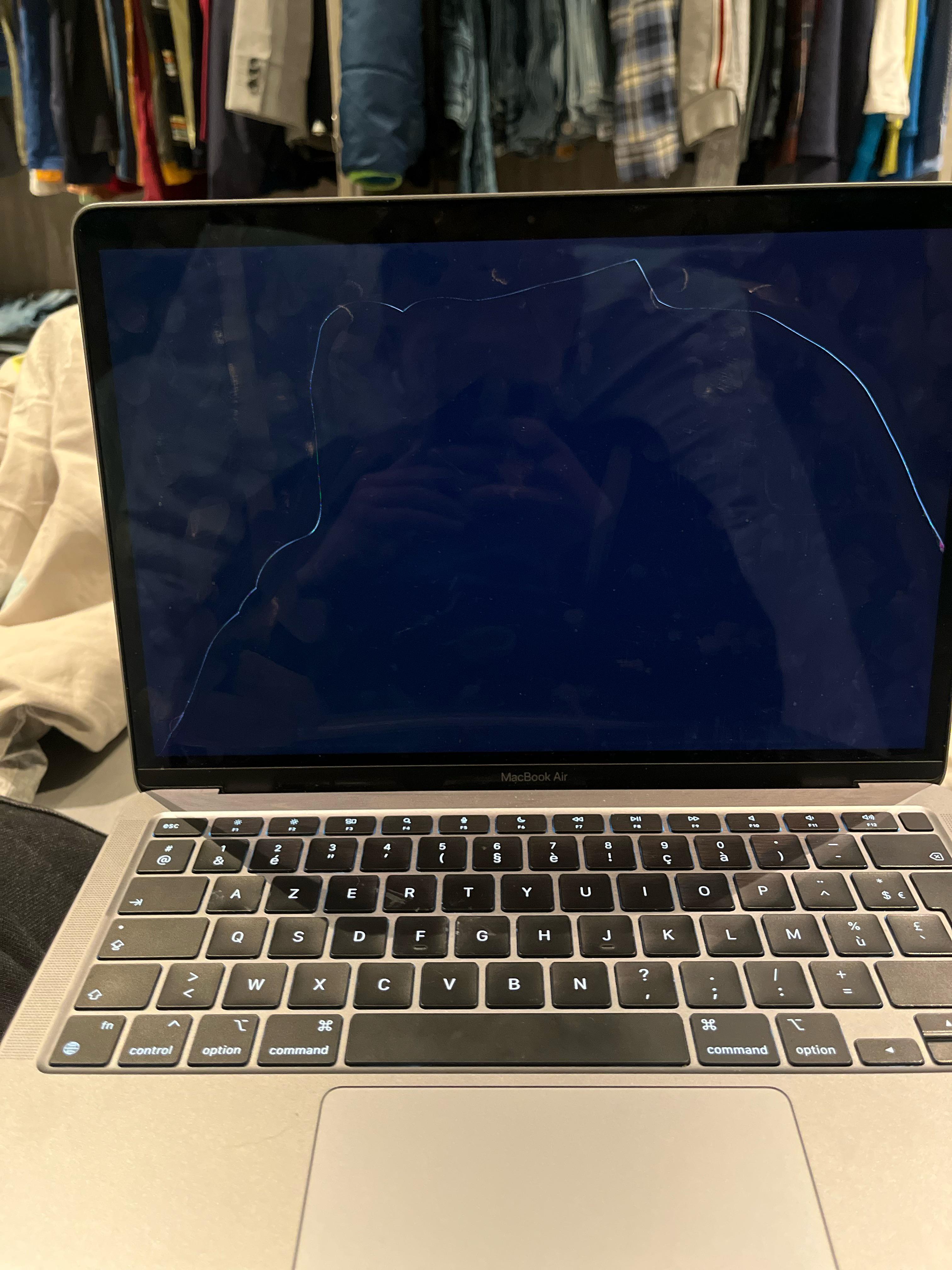MacBook Air 画面割れ : r/macbookair