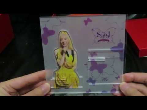UNBOXING] Taeyeon - The Signal Gift - YouTube