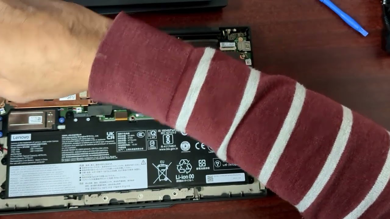 Lenovo Thinkpad X1 Carbon Gen 12 SSD Replacement - YouTube