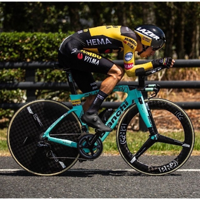 支給品 Jumbo visma スキンスーツ AGU サイクルジャージ ユンボの通販