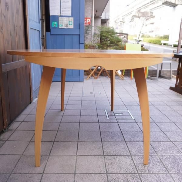 イタリアのCalligaris(カリガリス)社のビーチ材伸長式ダイニング