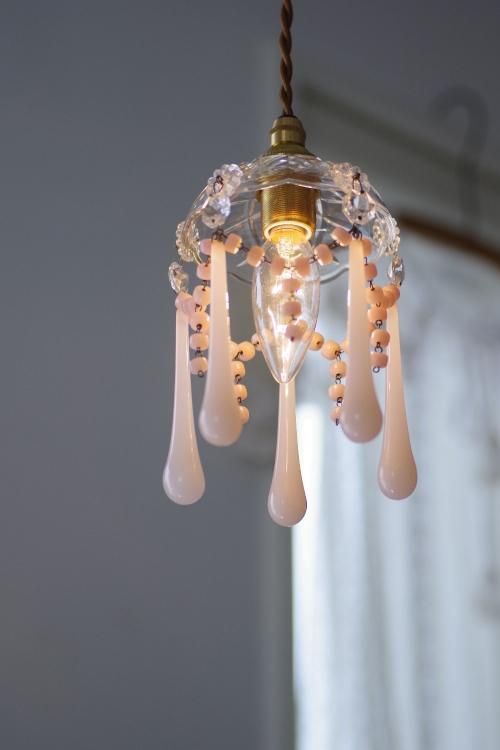 0066fフランスアンティークピンクオパリンガラスドロップミニ