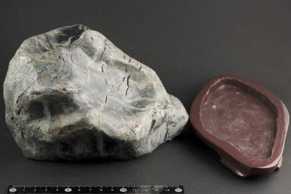 蛇紋石 (サーペンティン) 置石 2.1kg｜天然石 原石 通販キラリ石