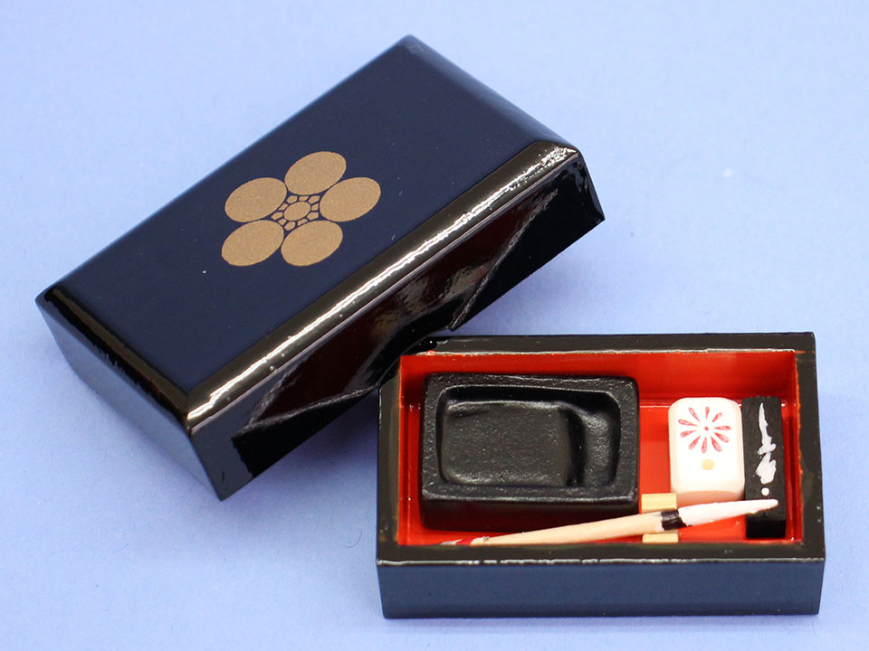 雛人形・雛道具 にぎやかし 梅鉢 文机セット – 寿鳳人形の東芸