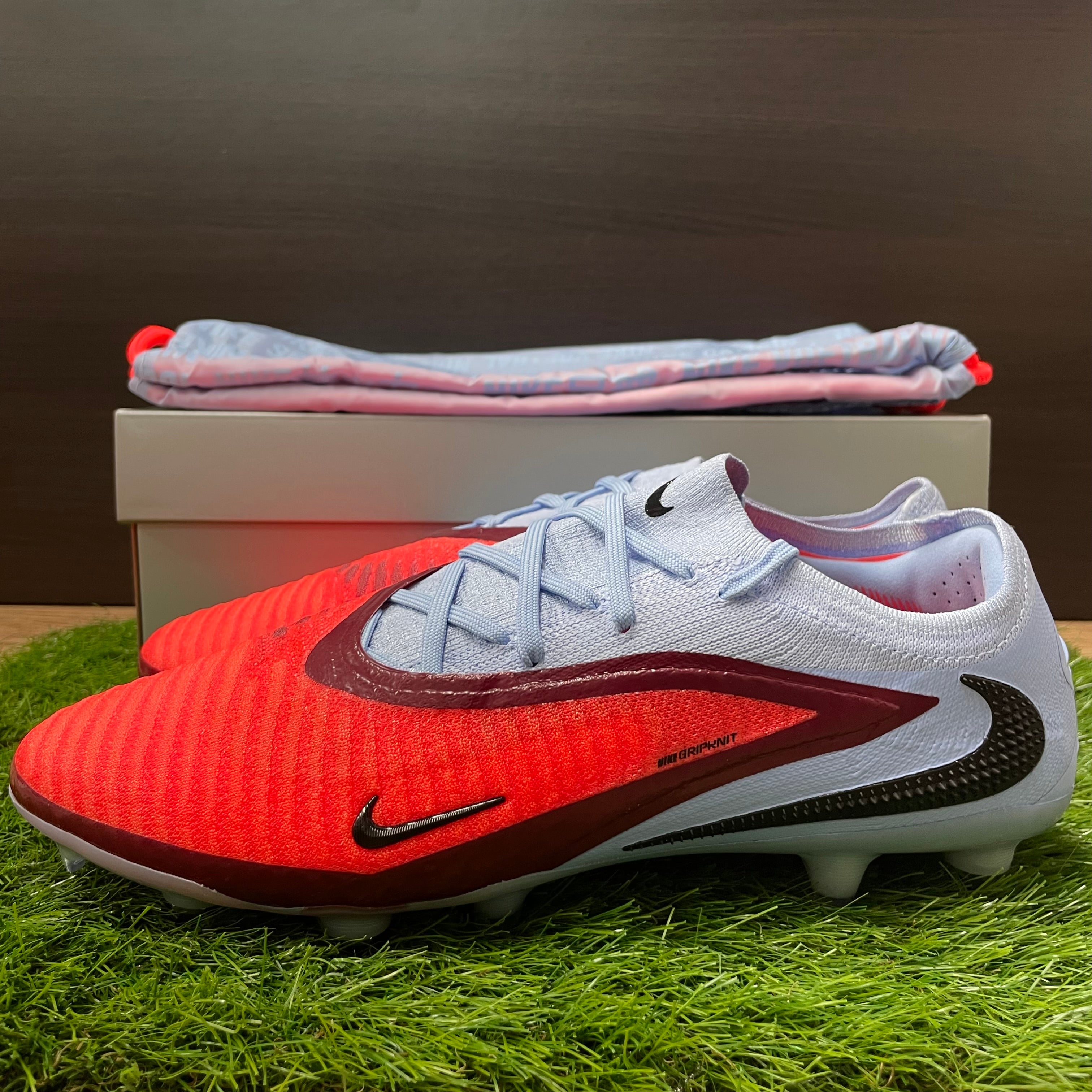 ファントム6 LOW ELITE SG-PRO HV8988 400 – 俺の足 サッカー用品