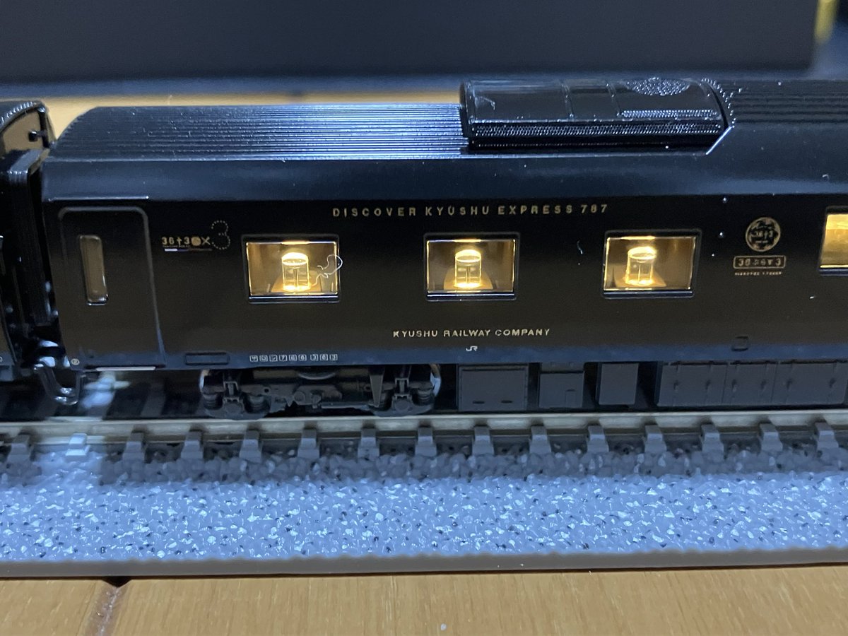 今回はもう一本。 KATOの787系36ぷらす3が入線！ 買う予定なかったけど