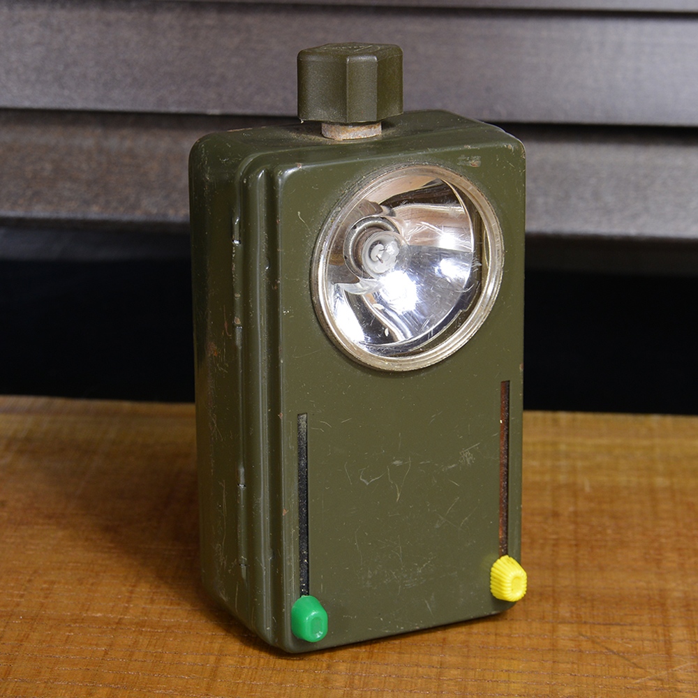ドイツ軍放出品 シグナルライト 懐中電灯 カラーフィルター付き