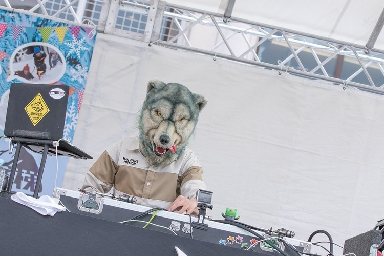 MAN WITH A MISSION、スキー場でフリーライヴ！ TOKYO TANAKAの