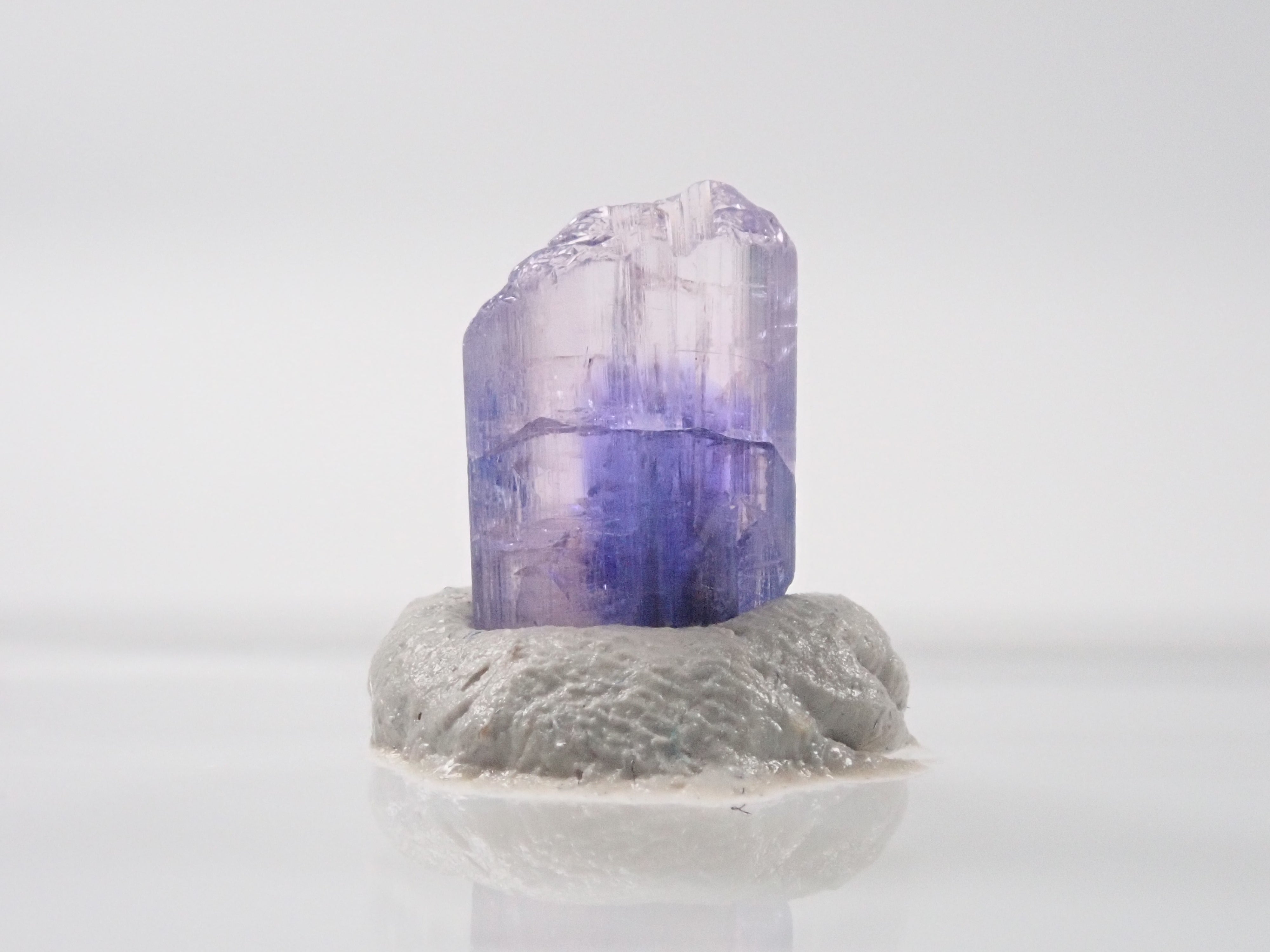 タンザニア産バイカラータンザナイト 1.121ct原石