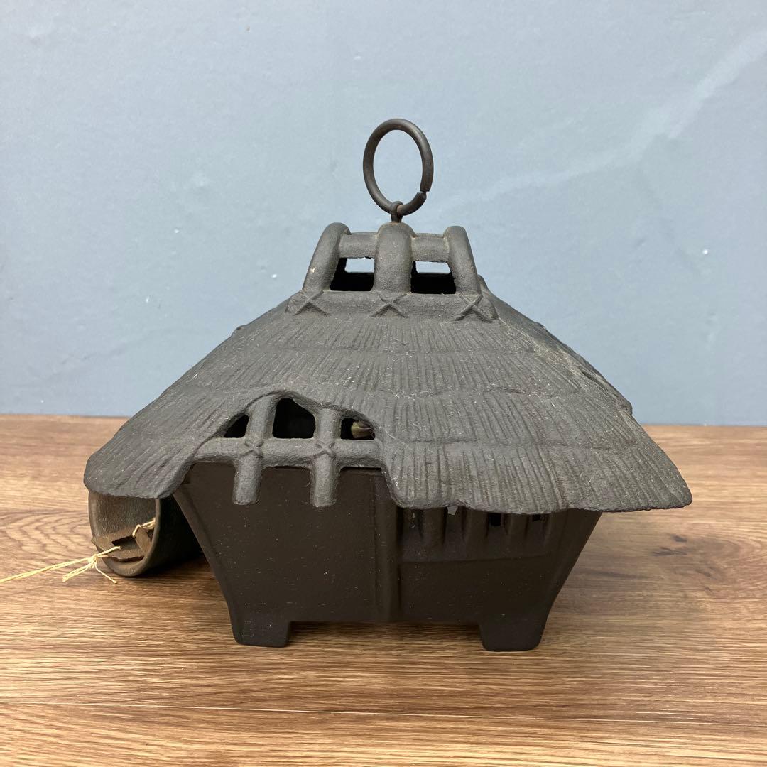 A-5 昭和レトロ 南部鉄器 風鈴 茅葺屋根 伝統工芸 南部砂鉄 鉄鈴