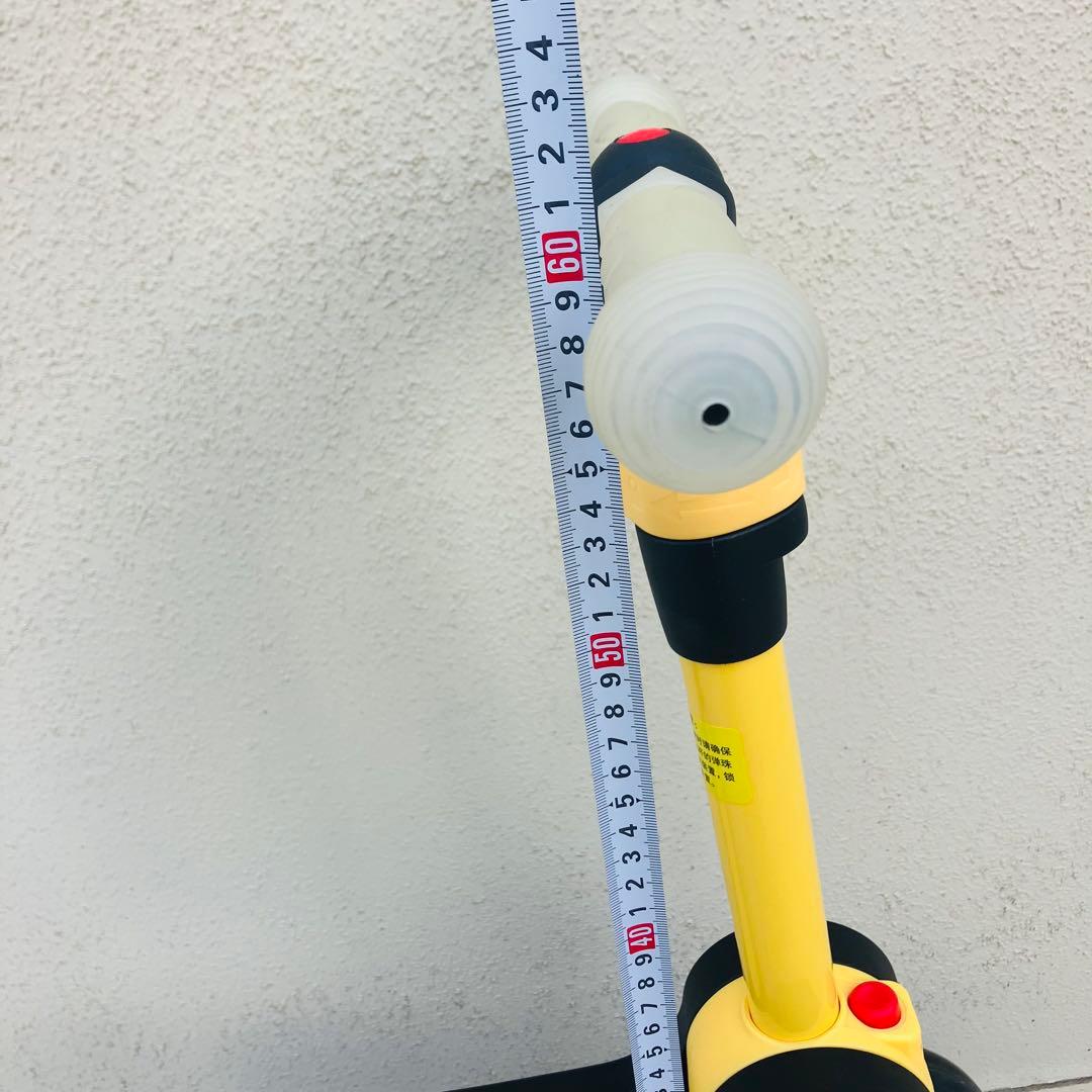 KÜB黄色い三輪スケーターホイール LEDライト 座ったり立ったりして乗れ