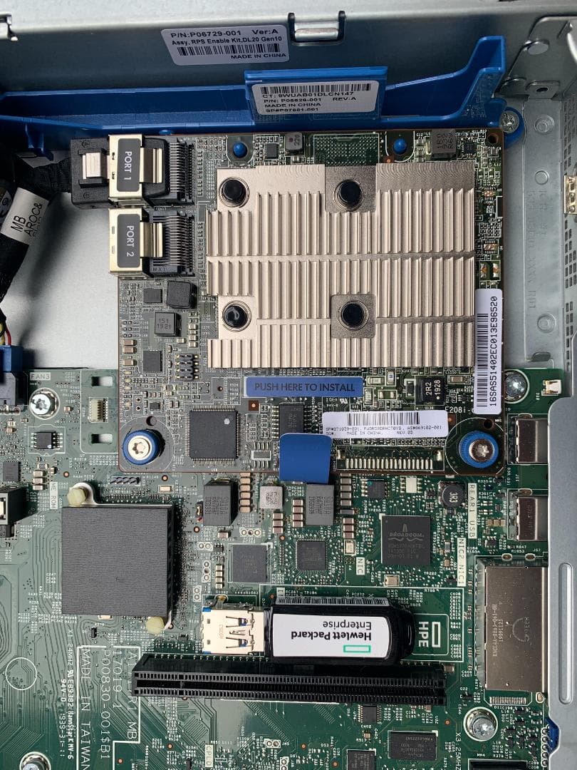 サーバー HP ProLiant DL20 Gen10 3.5GHz 32GB 4TB